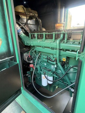 دیزل ژنراتور ولوو پنتا 1641 درجه 1           500 کاوا       (با کانوپی)